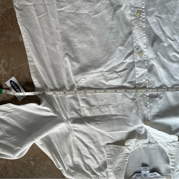 Old navy white long sleeve button closure size large - Picture 7 of 9